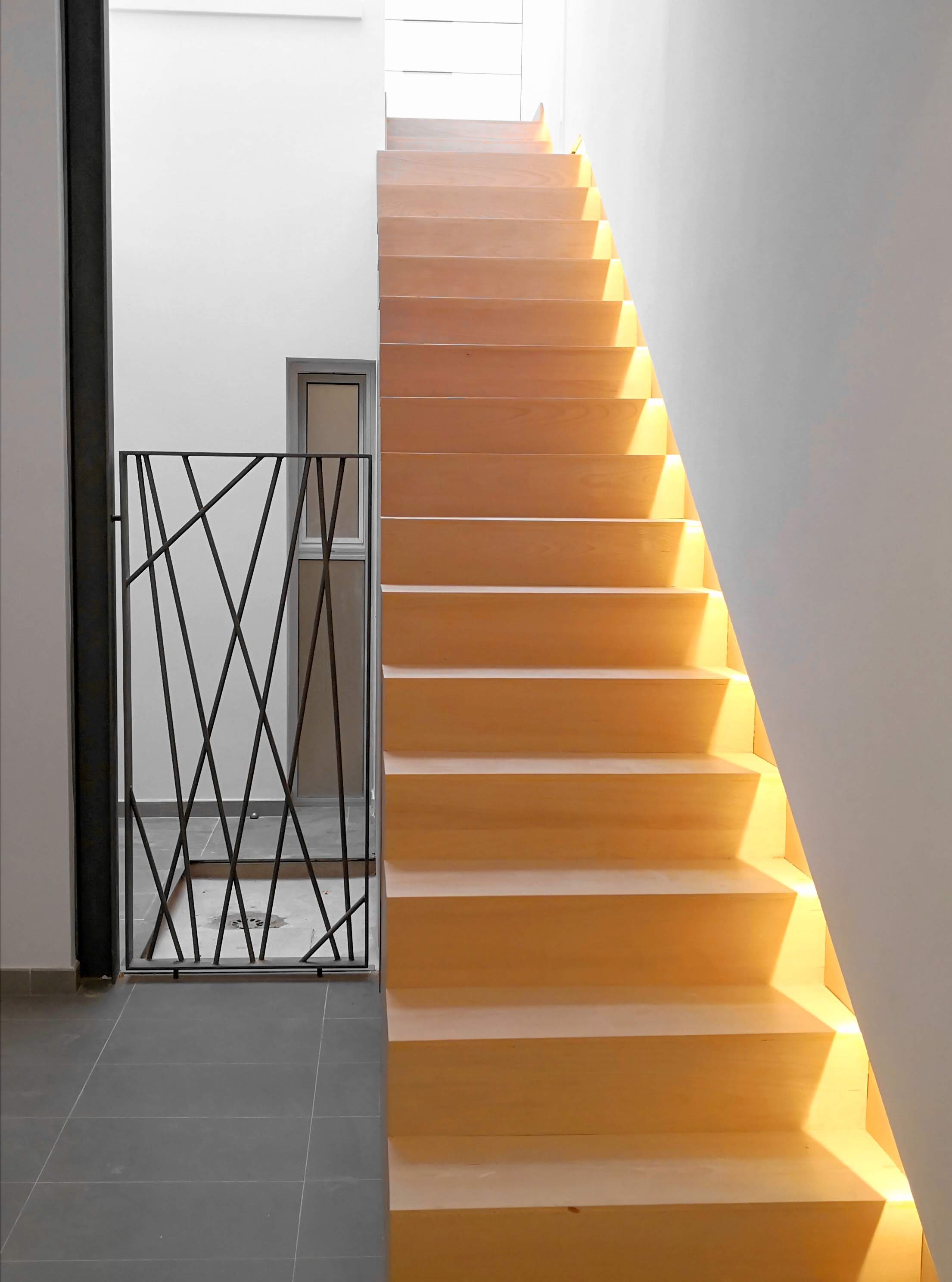 Escaleras iluminadas